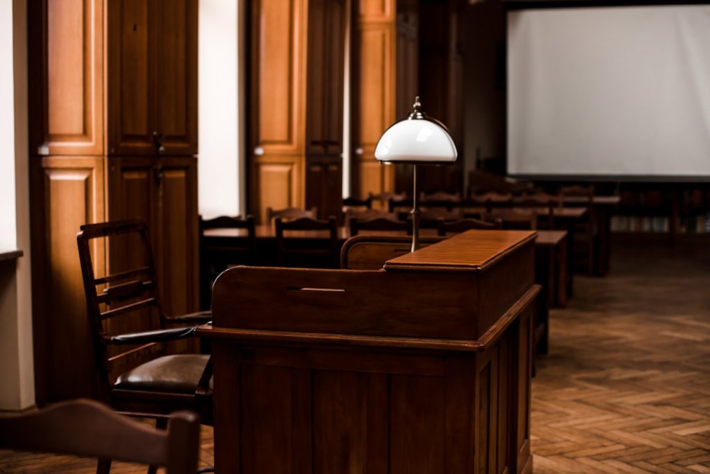 Photo Courtroom scene